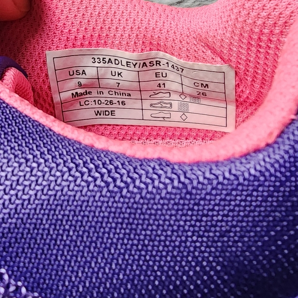 Vionic Sneaker - Picture 8 of 8